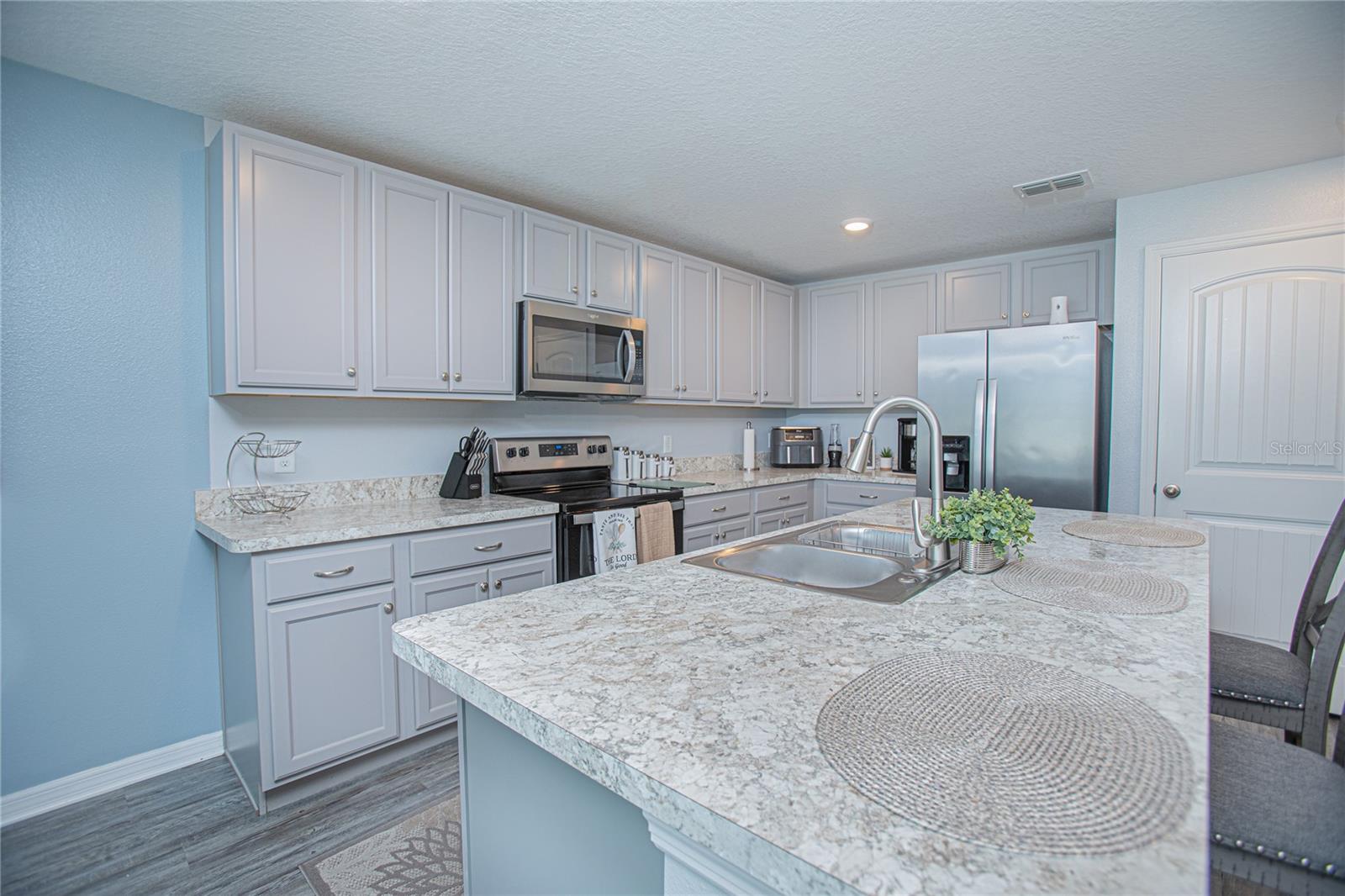 LAKESIDE PARK ESTATES - Residential