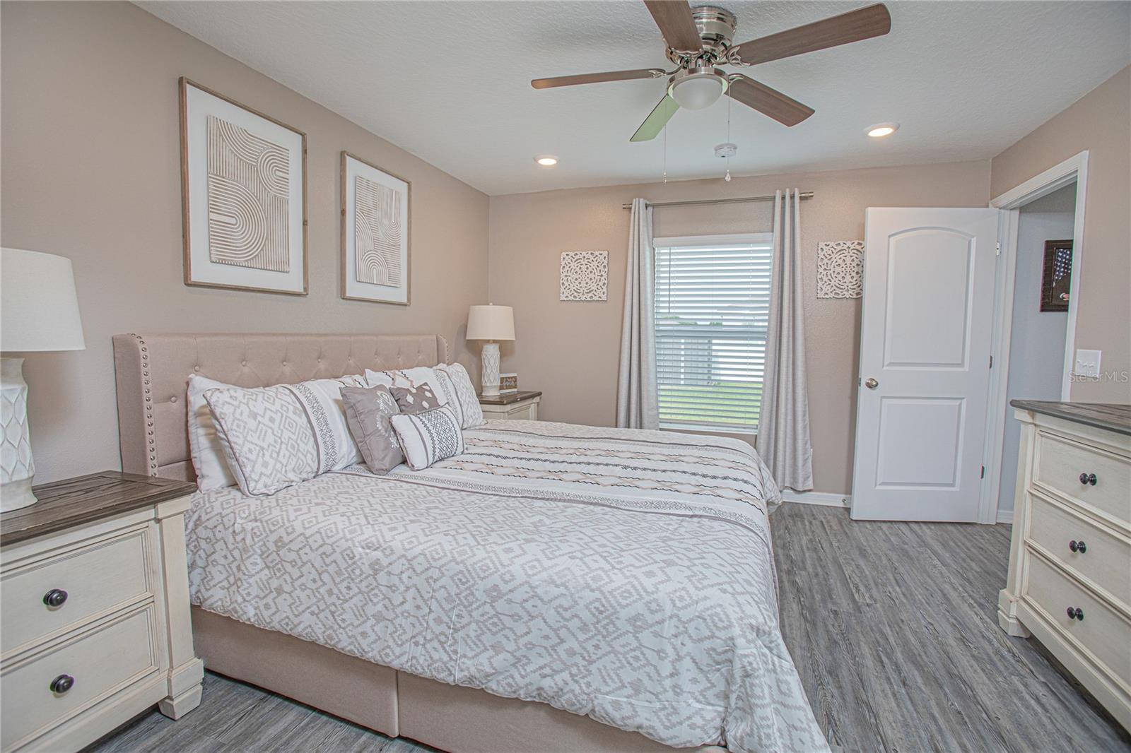 LAKESIDE PARK ESTATES - Residential