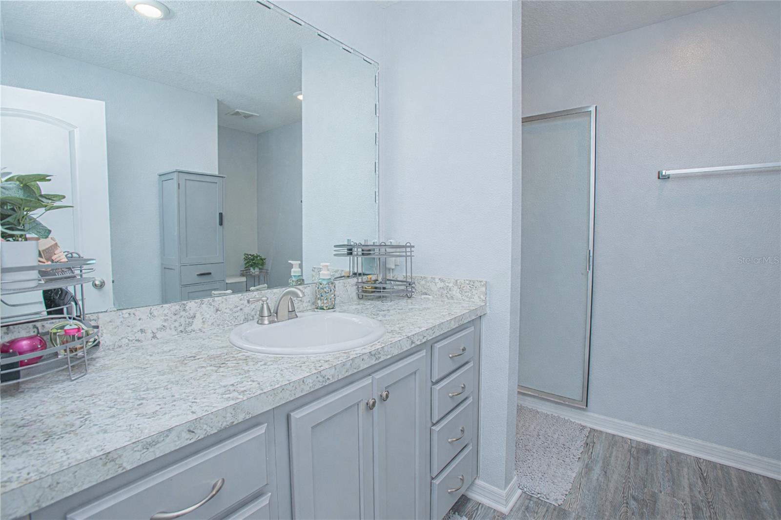 LAKESIDE PARK ESTATES - Residential