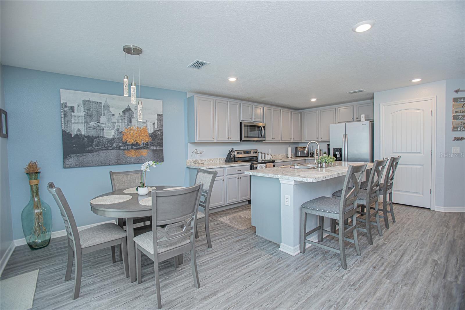 LAKESIDE PARK ESTATES - Residential