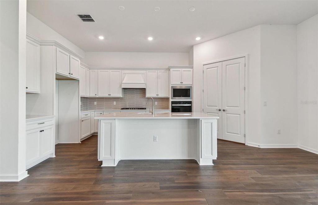 Photo of 17056 Canary Trail, Parrish, FL 34219 (MLS # TB8505378)