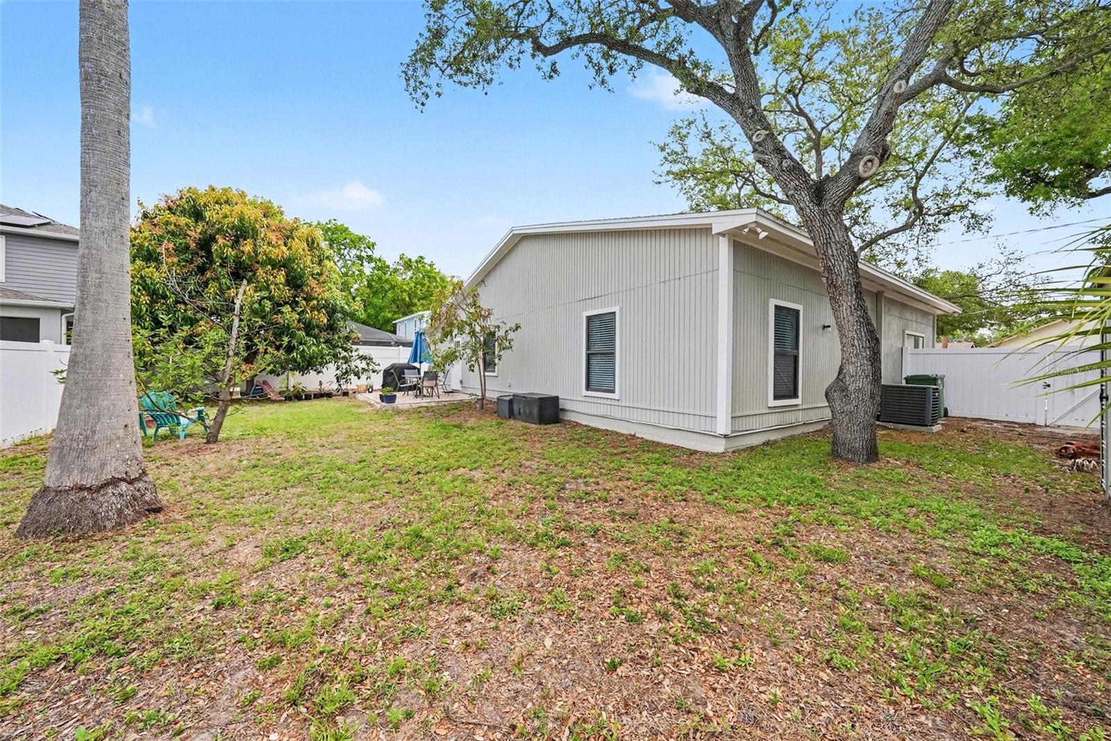 INTERBAY - Residential