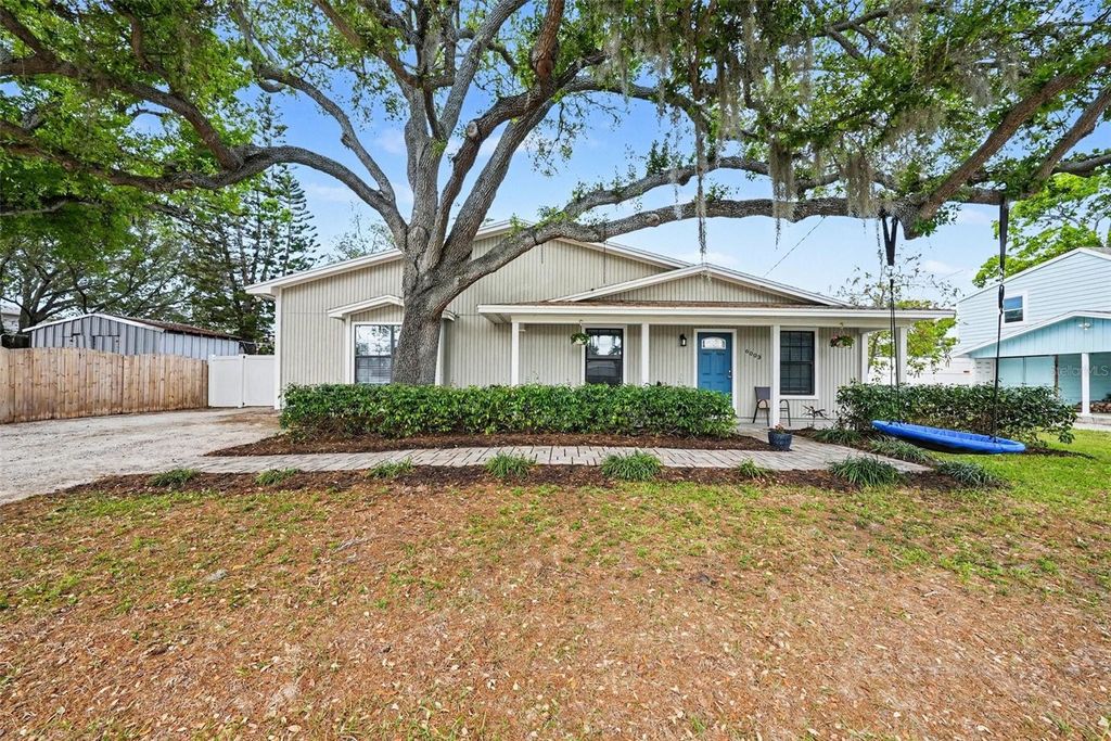 Photo of 6003 S Himes Avenue, Tampa, FL 33611 (MLS # TB8490397)