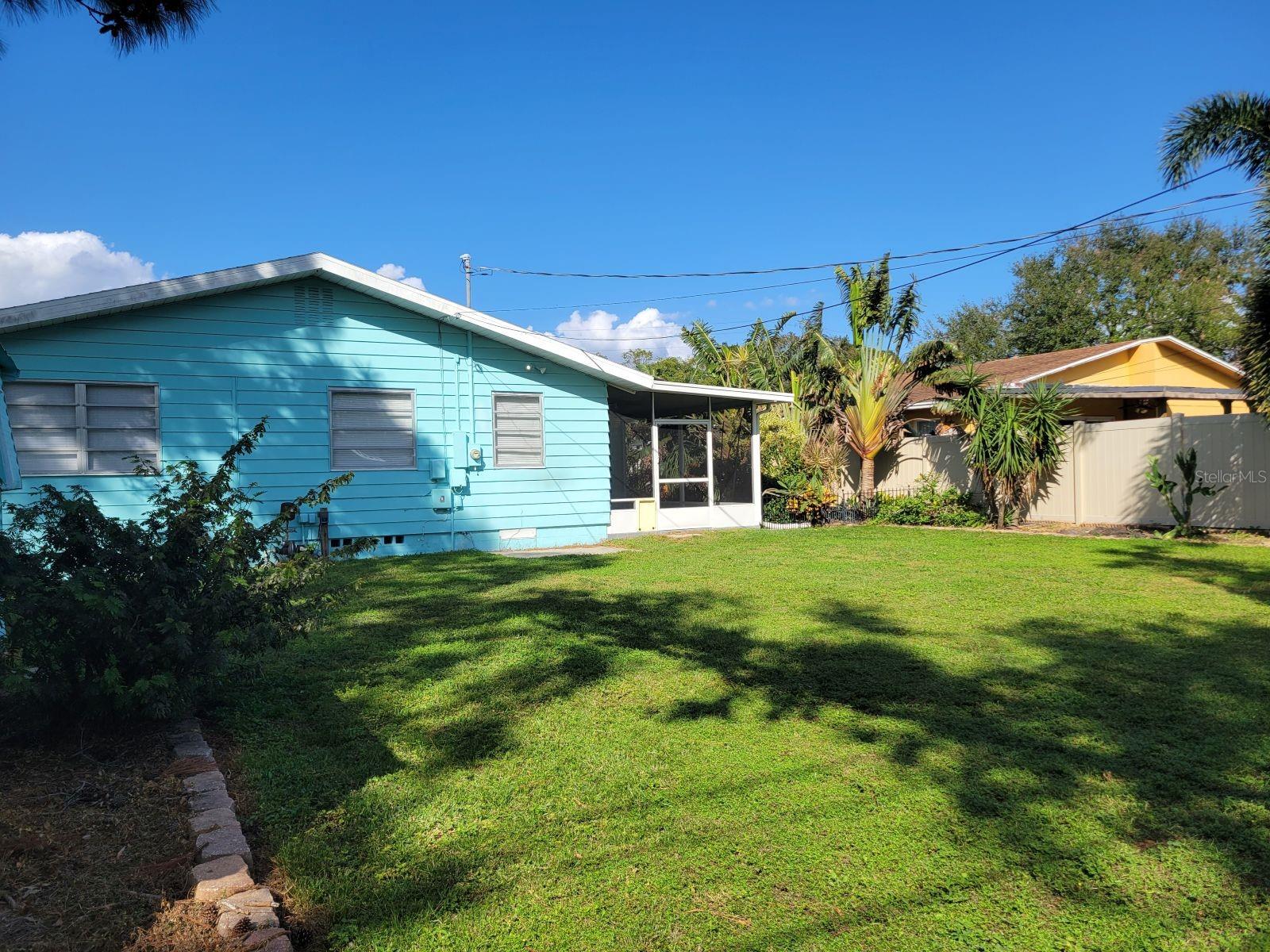 LARGO CENTRAL - Residential Lease