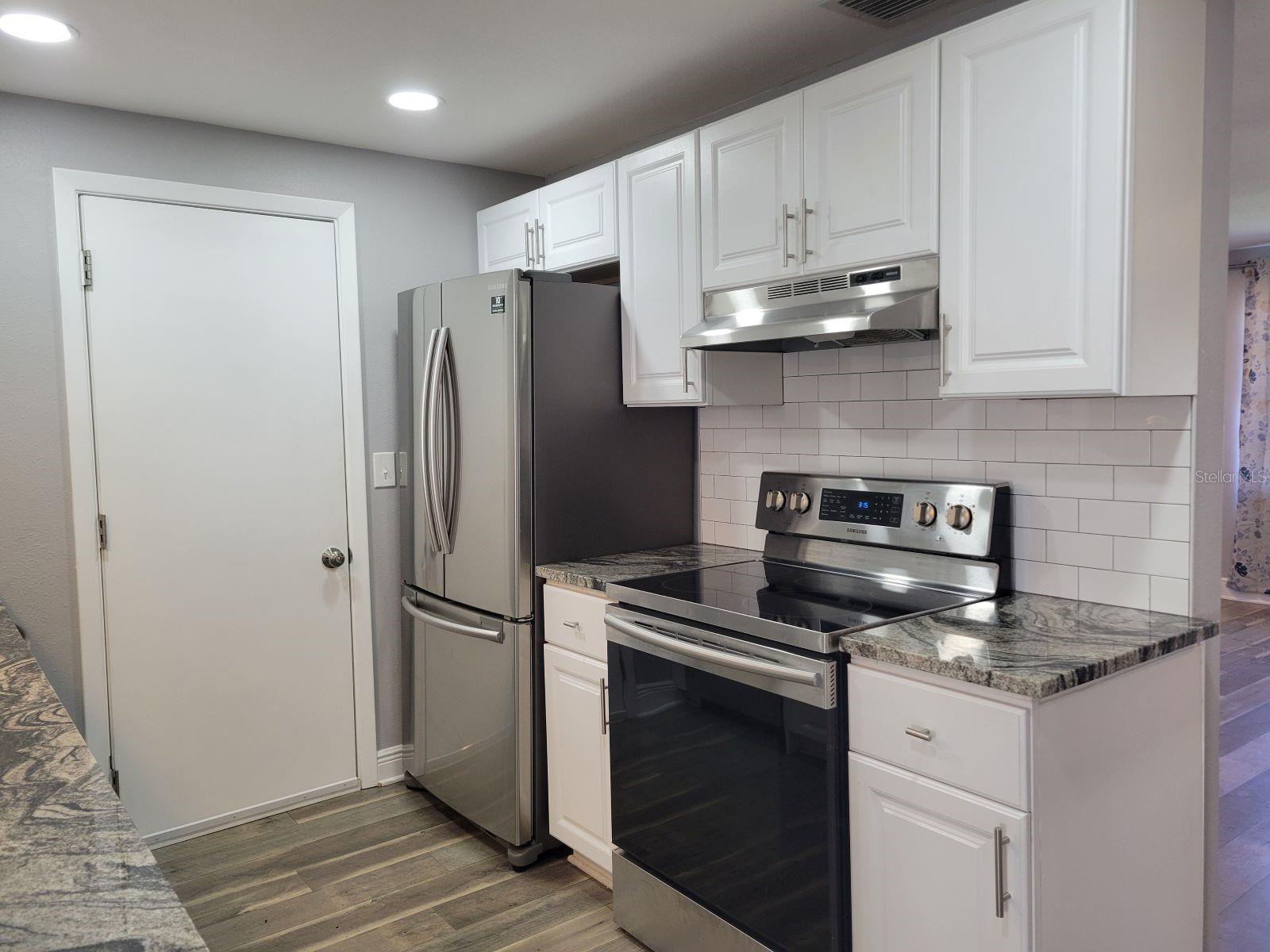 LARGO CENTRAL - Residential Lease