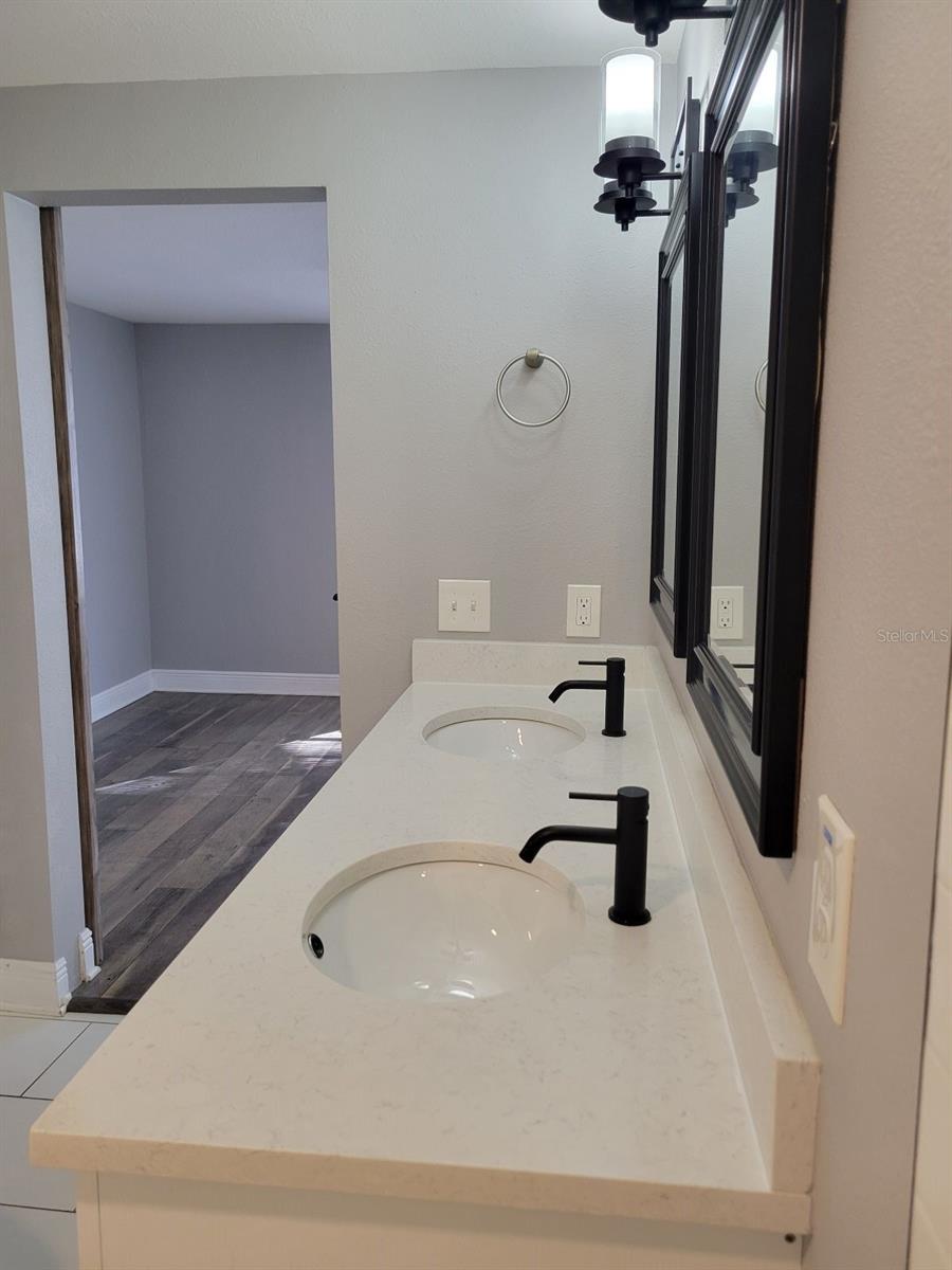 LARGO CENTRAL - Residential Lease