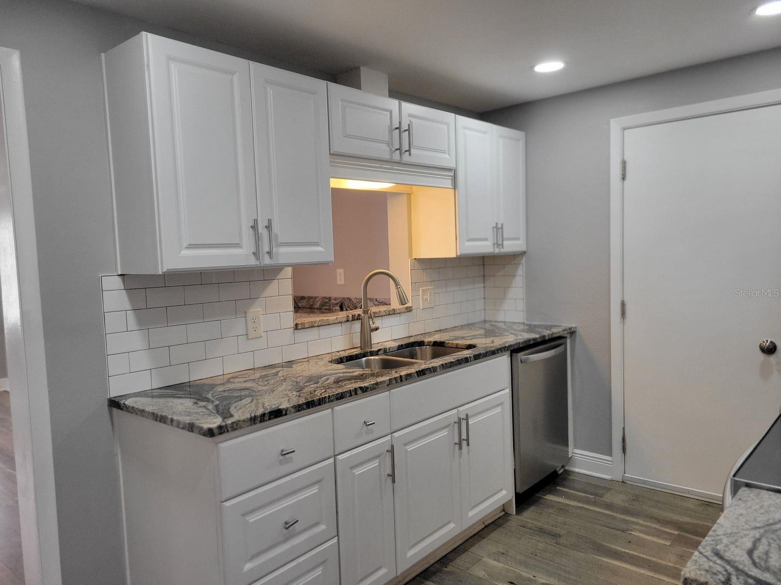 LARGO CENTRAL - Residential Lease