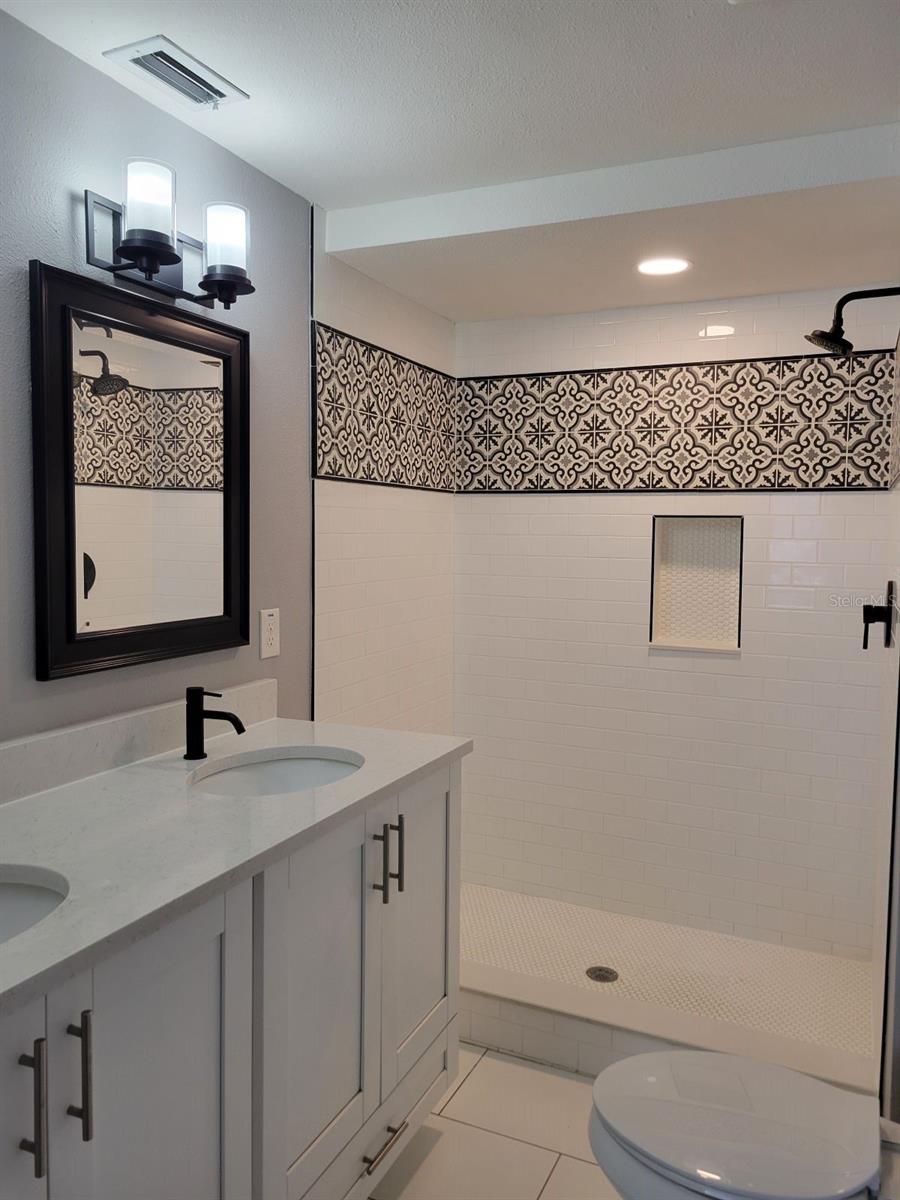 LARGO CENTRAL - Residential Lease