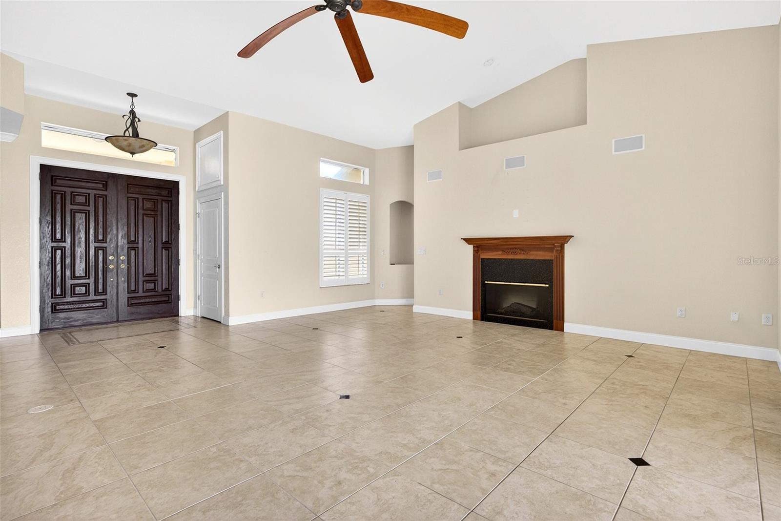 2260 PALM TREE DRIVE