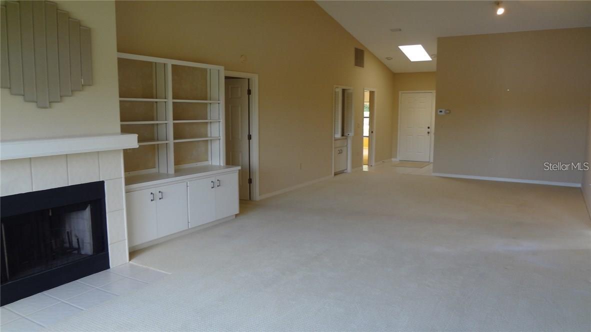 HAMMOCKS IV - Residential Lease