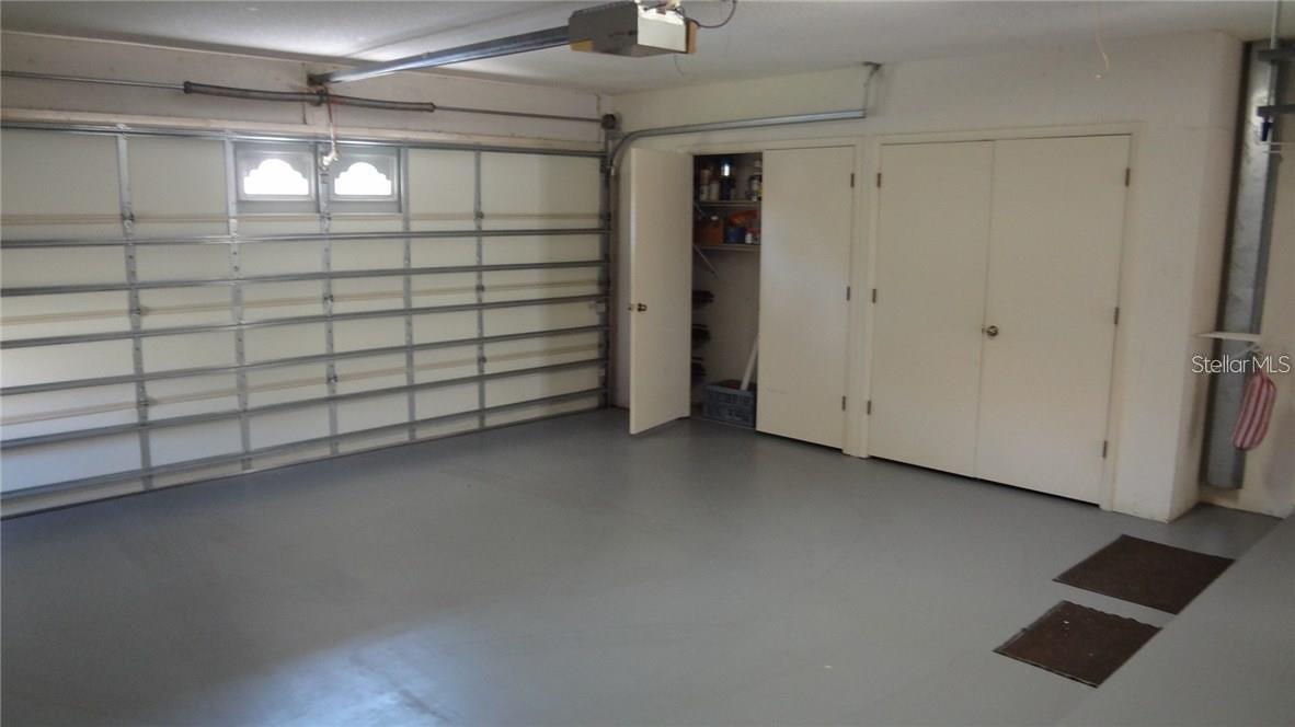 HAMMOCKS IV - Residential Lease