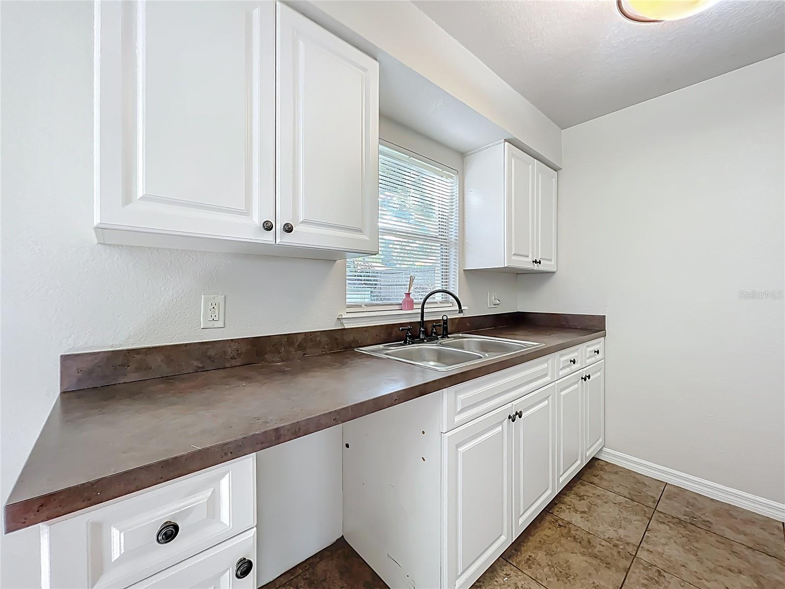 JESSICA MANOR - Residential