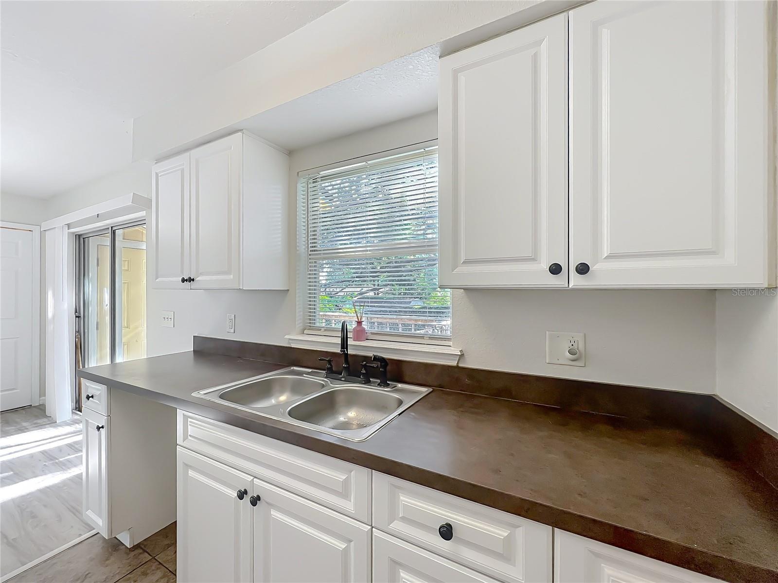 JESSICA MANOR - Residential