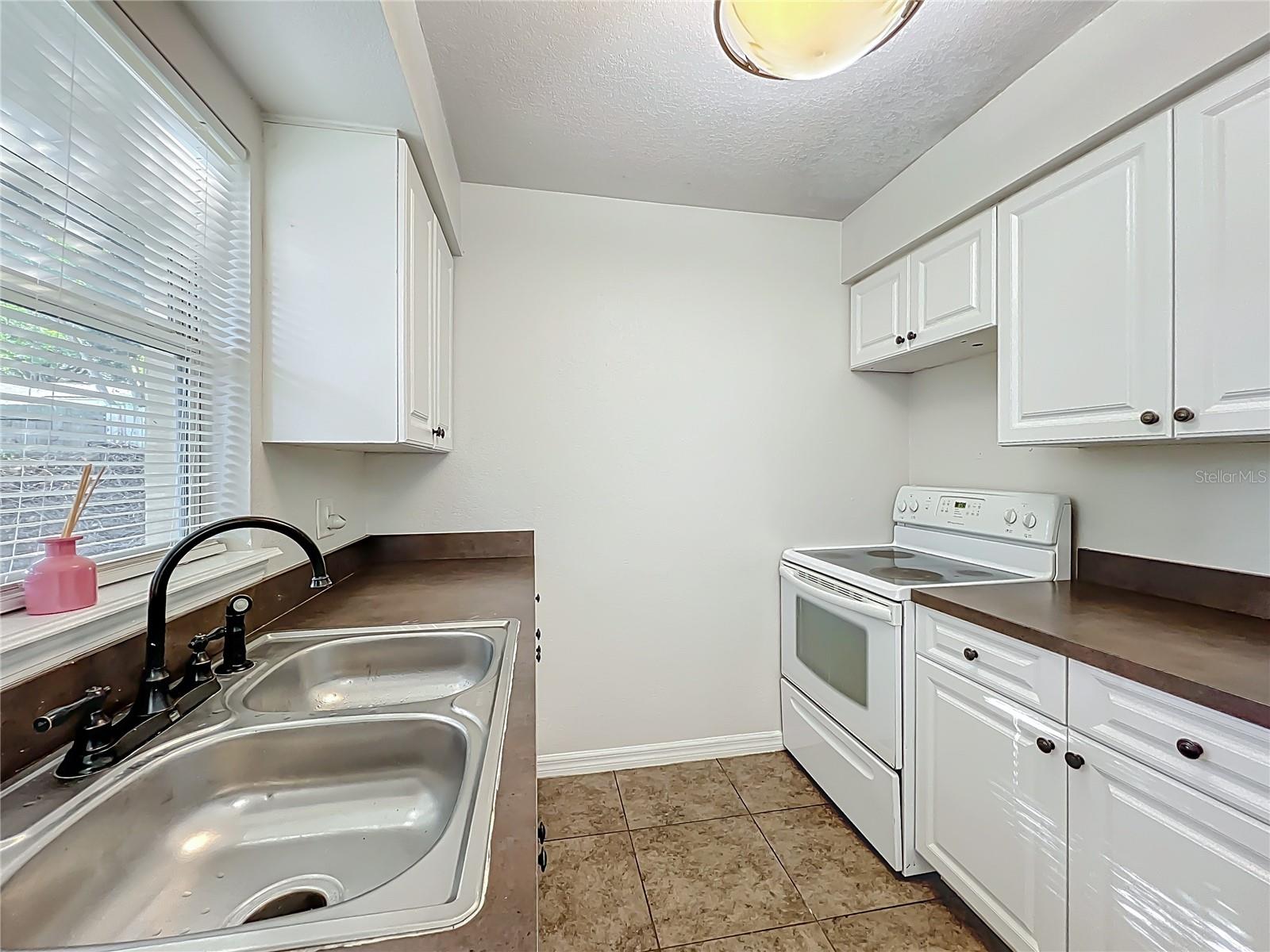 JESSICA MANOR - Residential