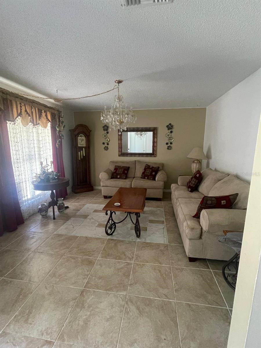 COUNTRY CREEK - Residential