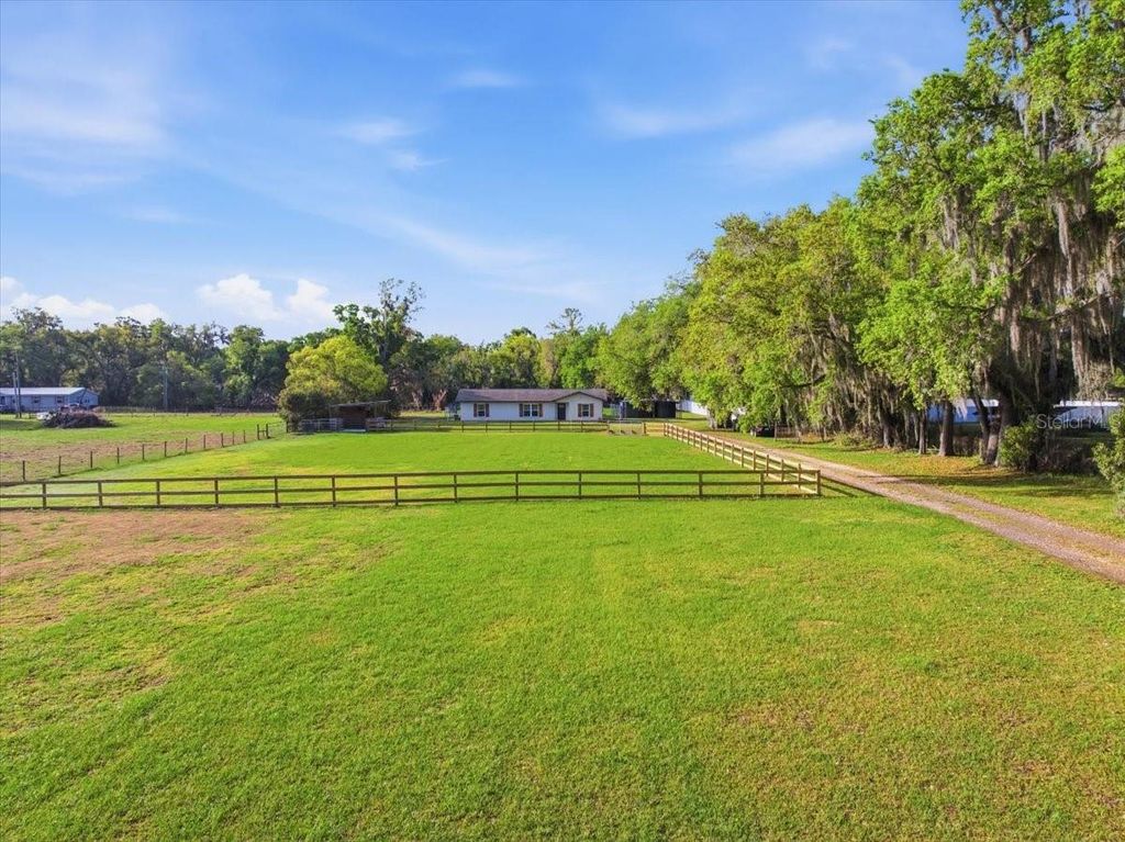 Photo of 1601 Joe Mcintosh Road, Plant City, FL 33565 (MLS # TB8490351)