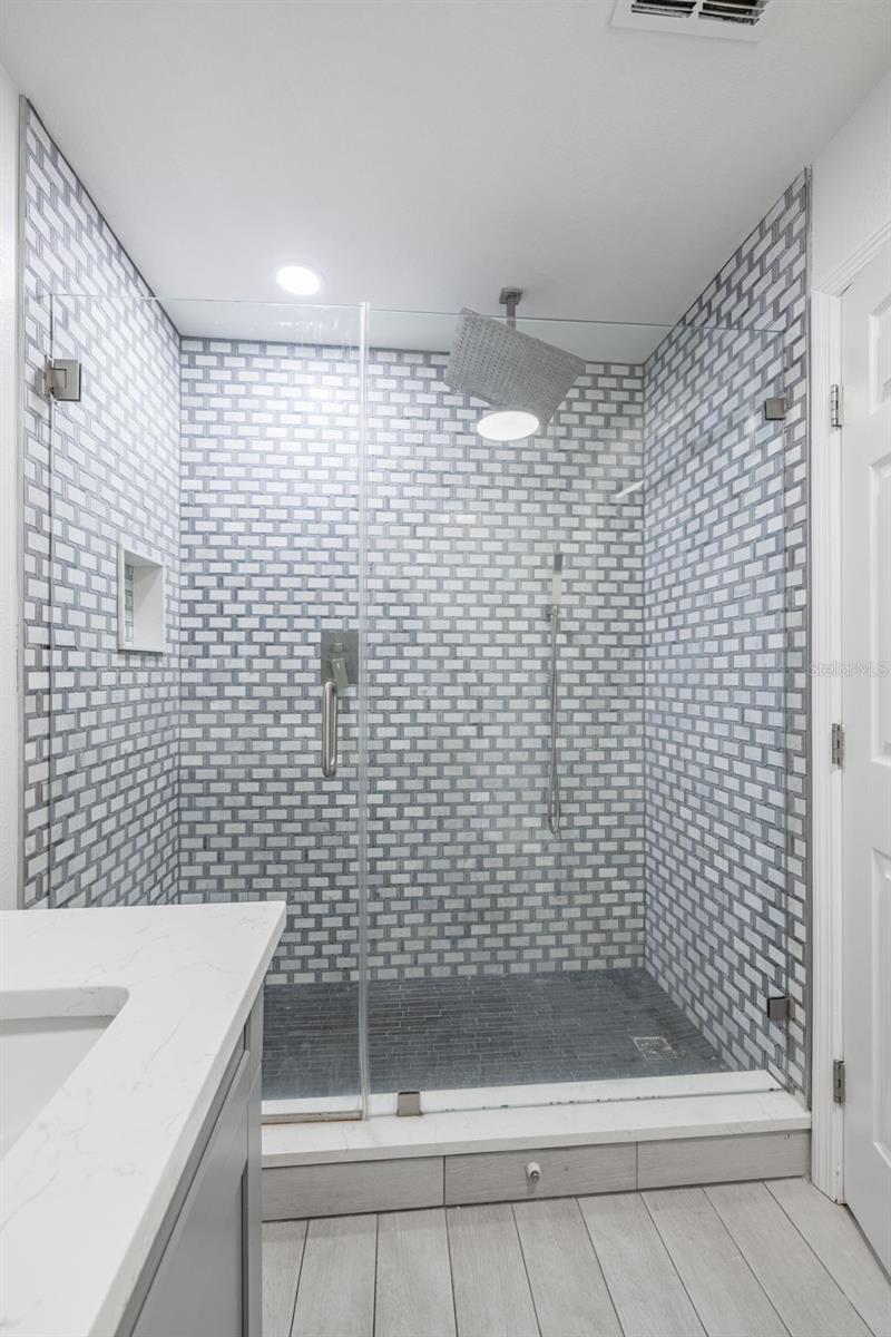 TIERRA VERDE - Residential