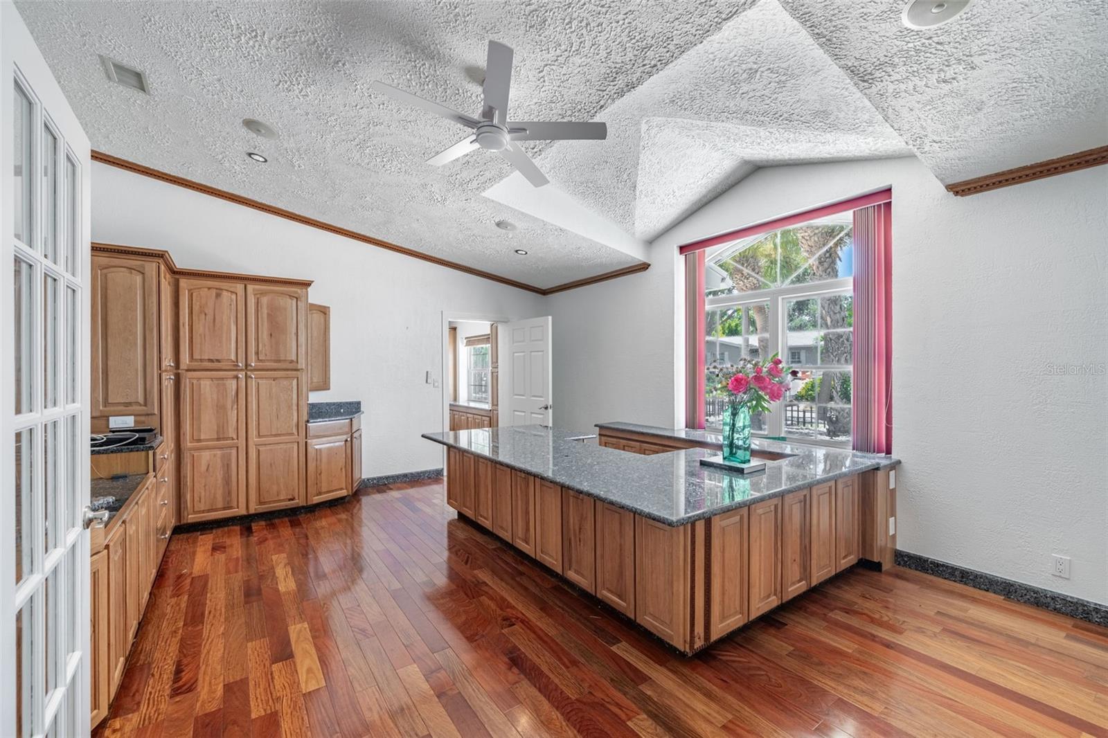 TIERRA VERDE - Residential