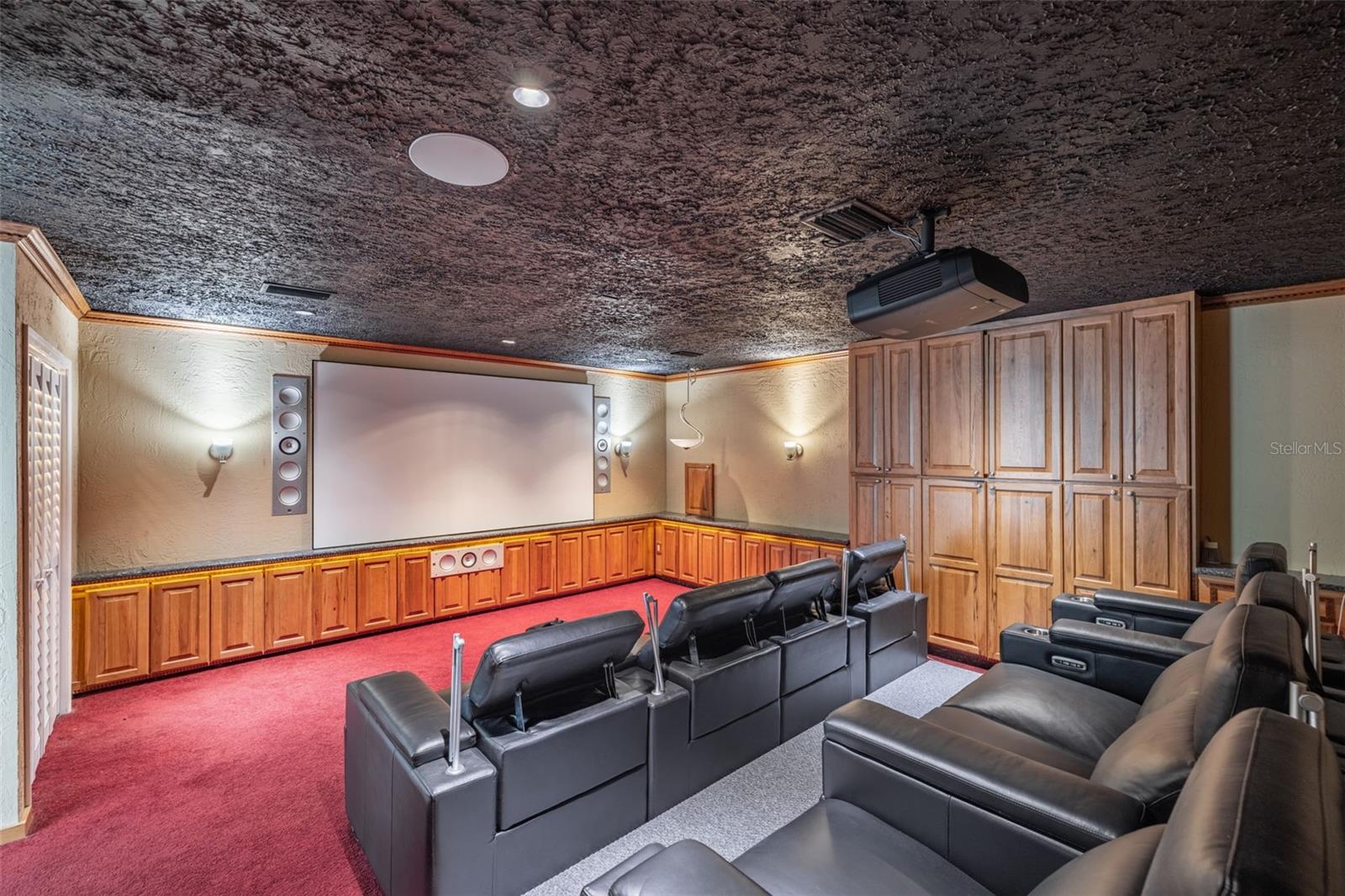 TIERRA VERDE - Residential