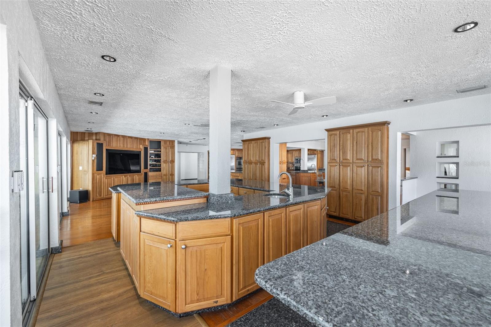 TIERRA VERDE - Residential