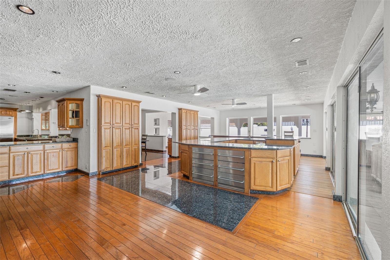 TIERRA VERDE - Residential