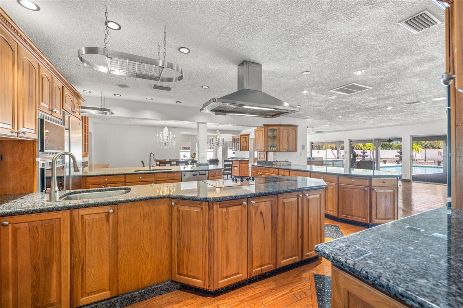 TIERRA VERDE - Residential