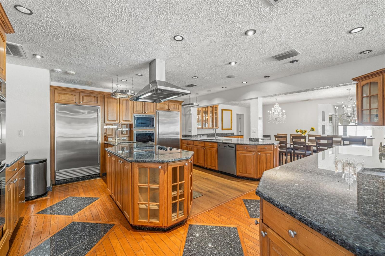 TIERRA VERDE - Residential