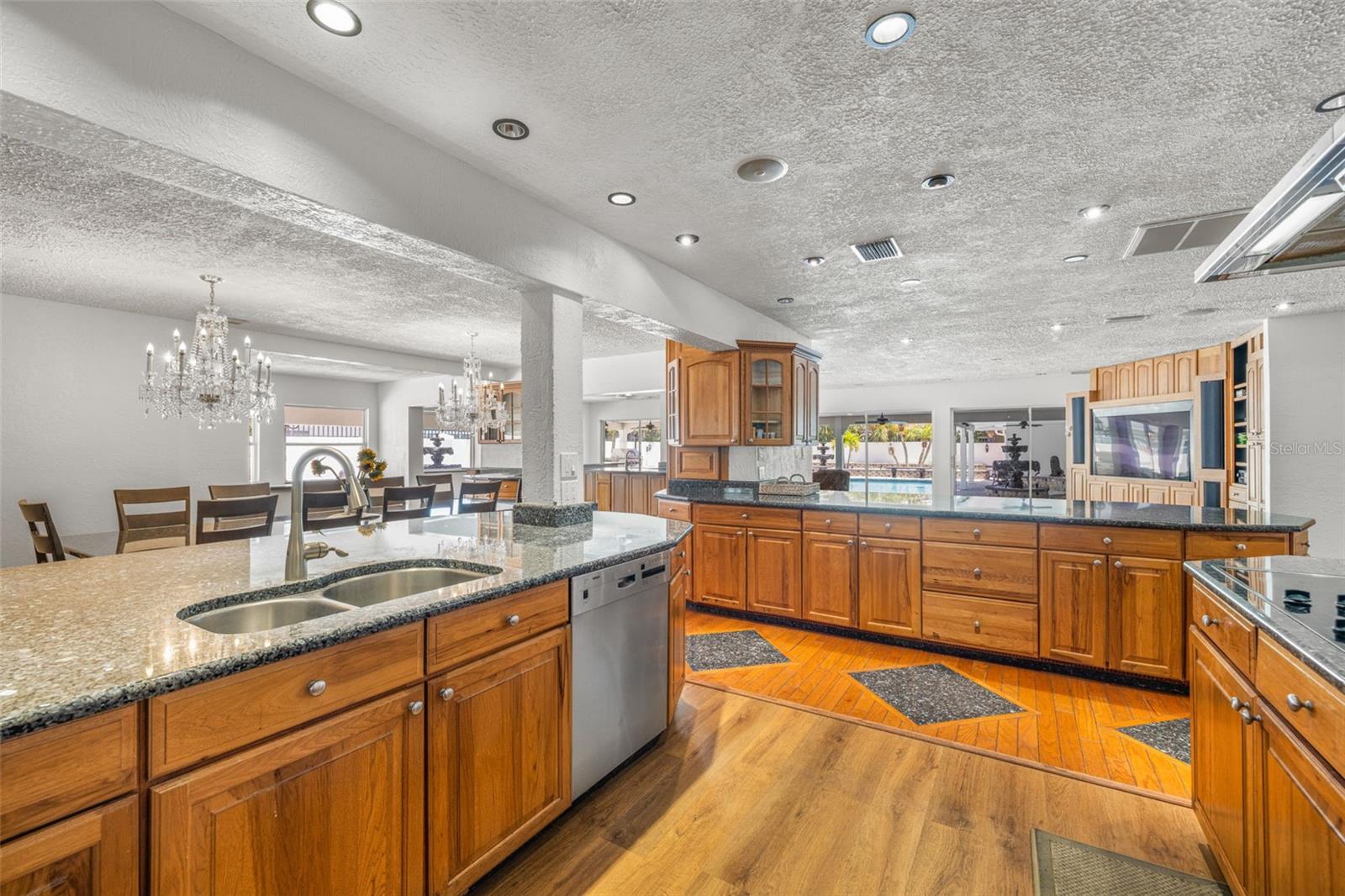 TIERRA VERDE - Residential