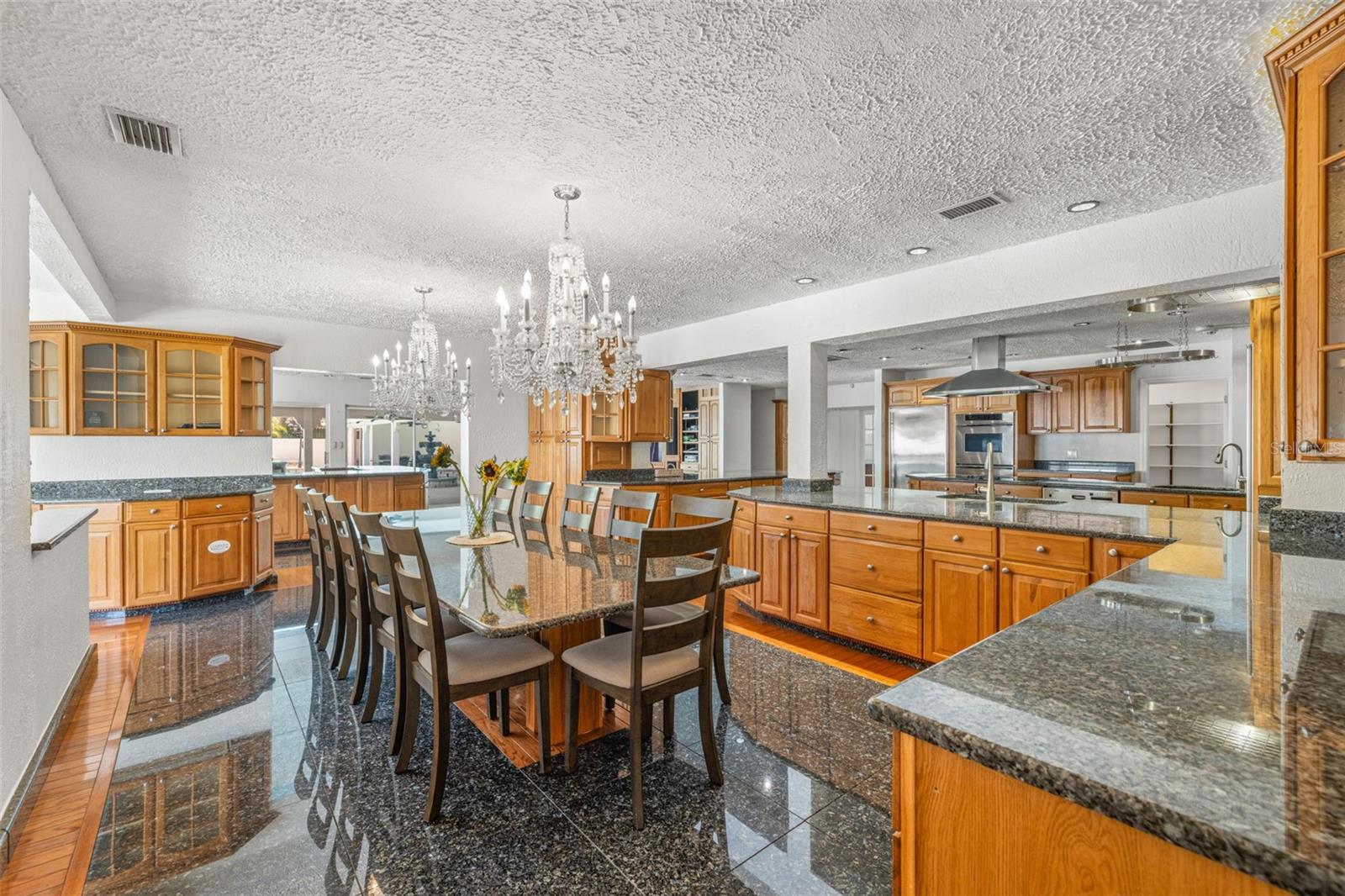 TIERRA VERDE - Residential