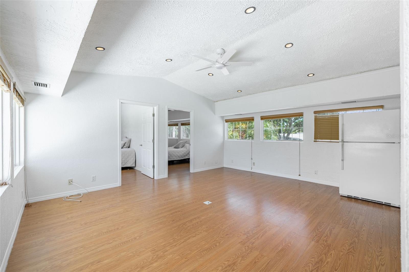 TIERRA VERDE - Residential