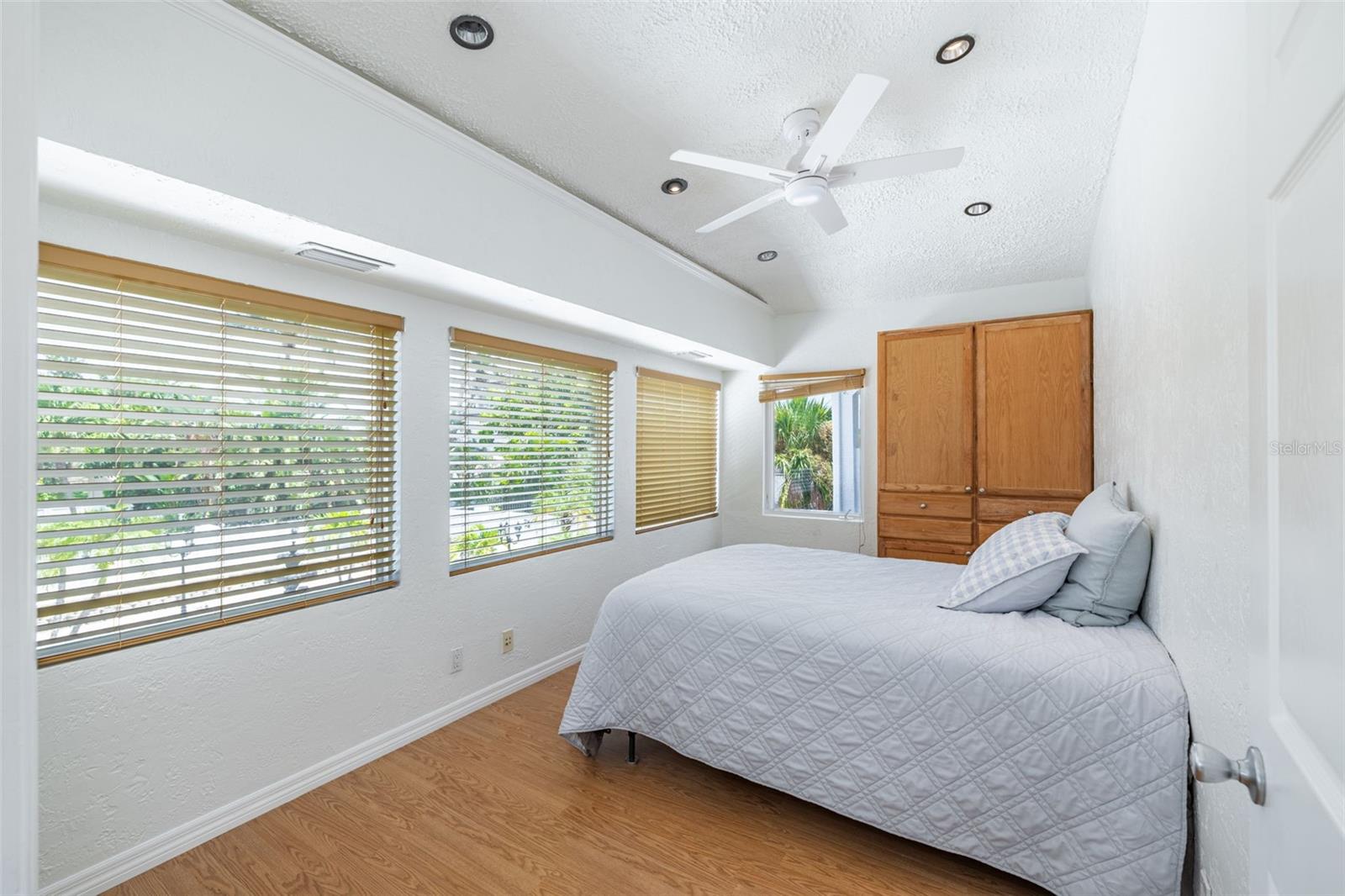 TIERRA VERDE - Residential