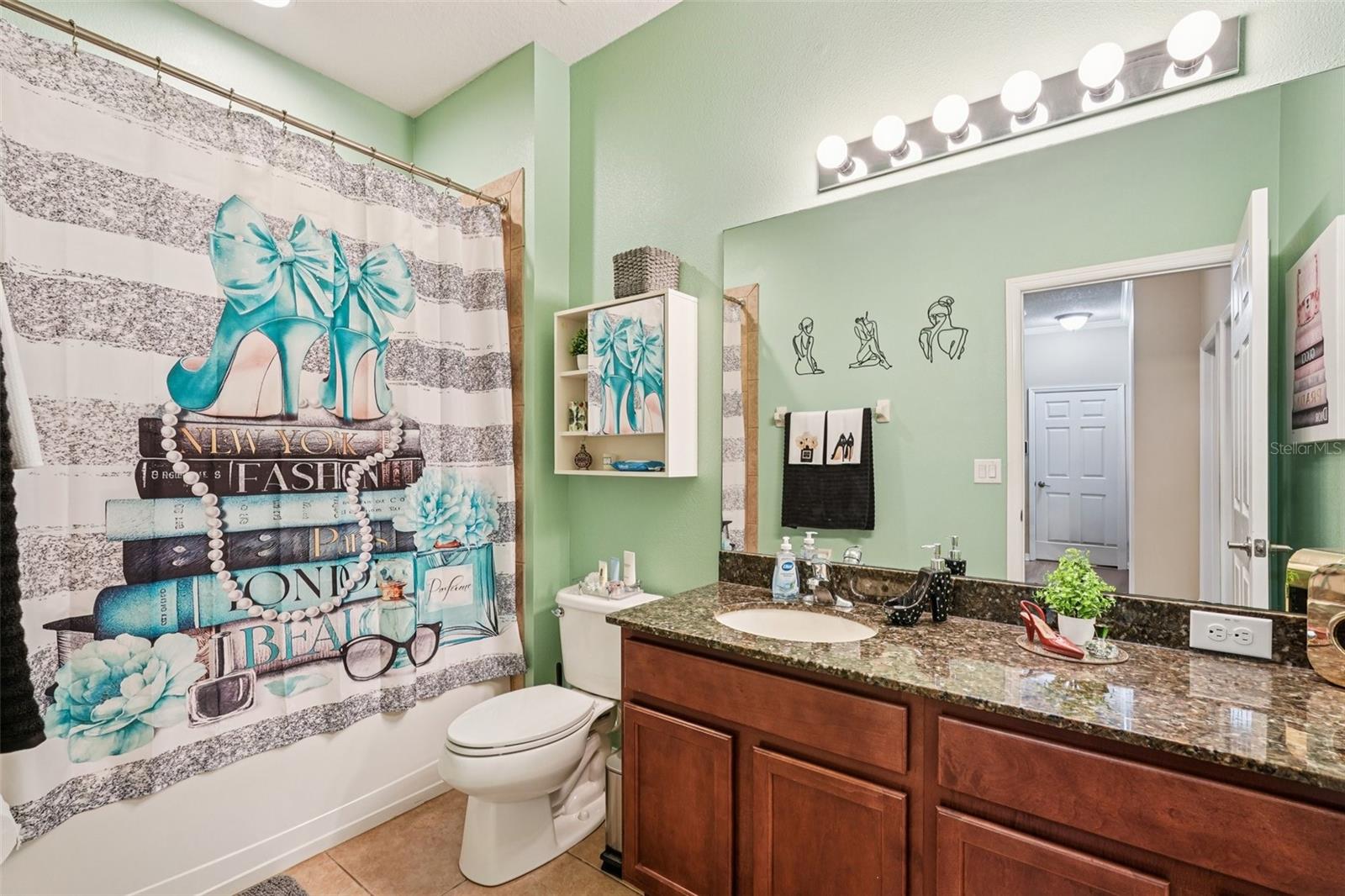 BAHIA LAKES PH 4 - Residential