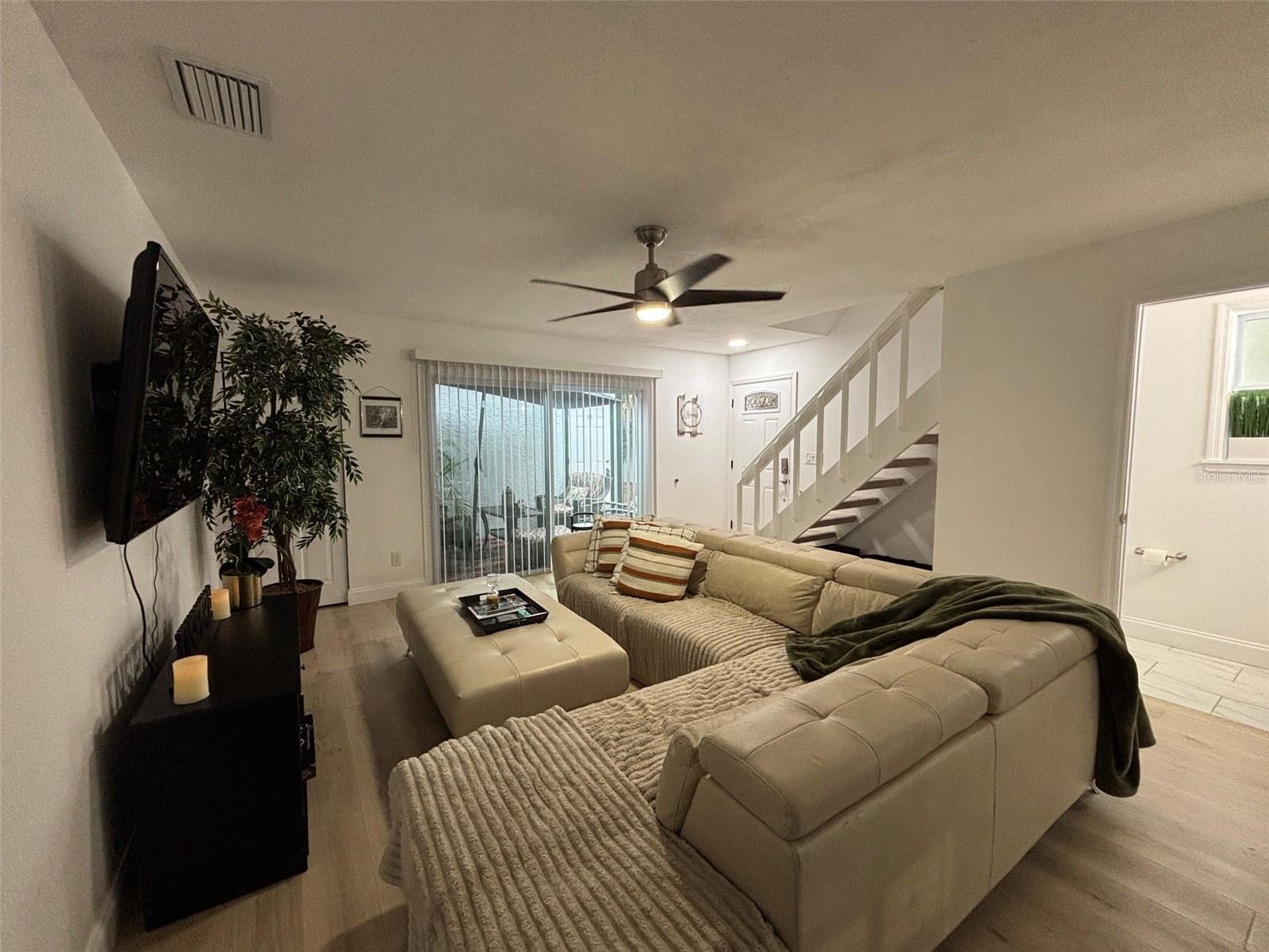 16077 DAWNVIEW DRIVE