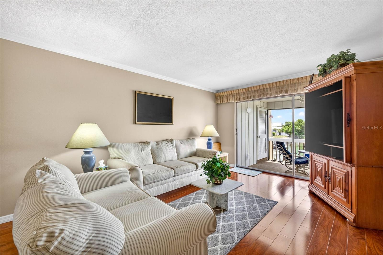 BAL HARBOUR CHATEAUX CONDOMINI - Residential