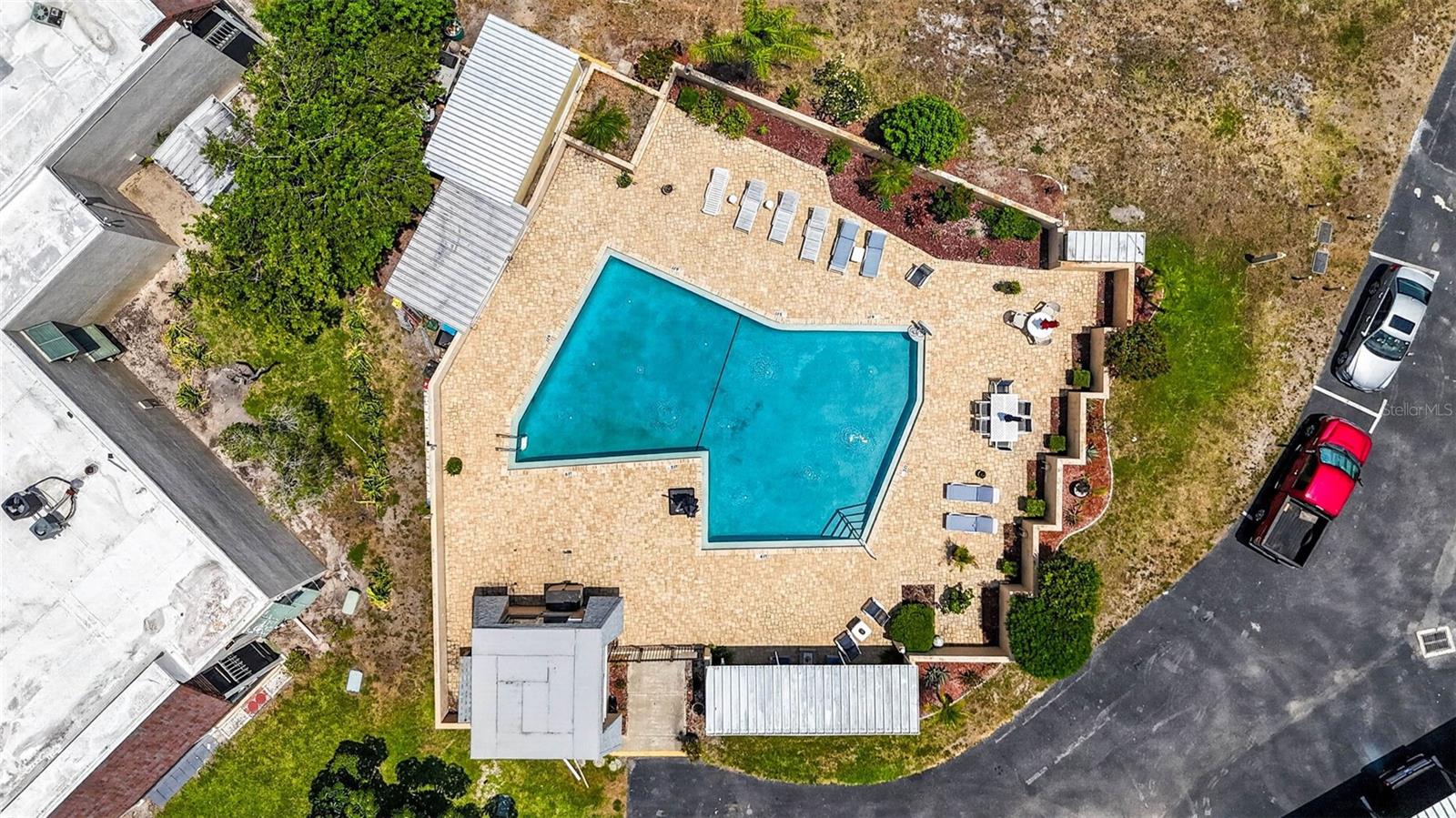 BAL HARBOUR CHATEAUX CONDOMINI - Residential