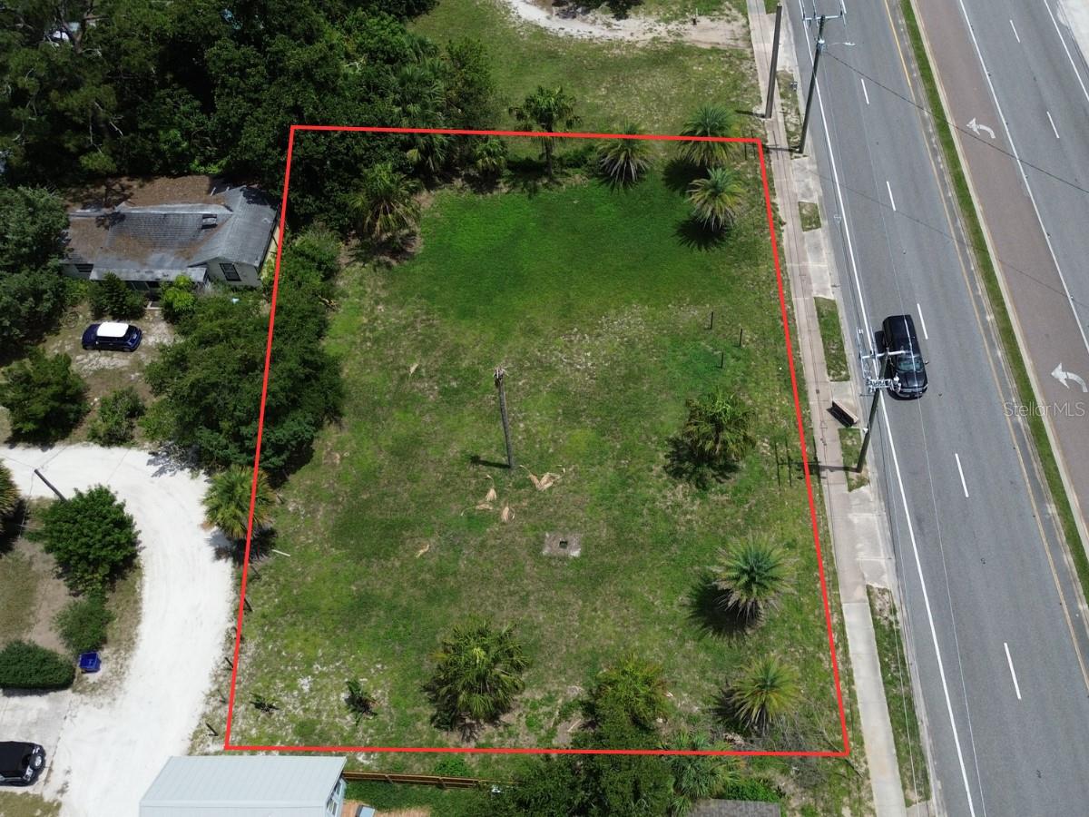 Fantastic opportunity to develop in Edgewater, Florida. Located in the US1 Corridor, this .43 acre lot zoned B-3 can be used for a variety of business uses and may be eligible for CRA funds from the City of Edgewater to help with improvements. The average traffic count is over 26,000 daily, and the neighboring lot is also for sale for an opportunity to own a total .88 acres for larger development.