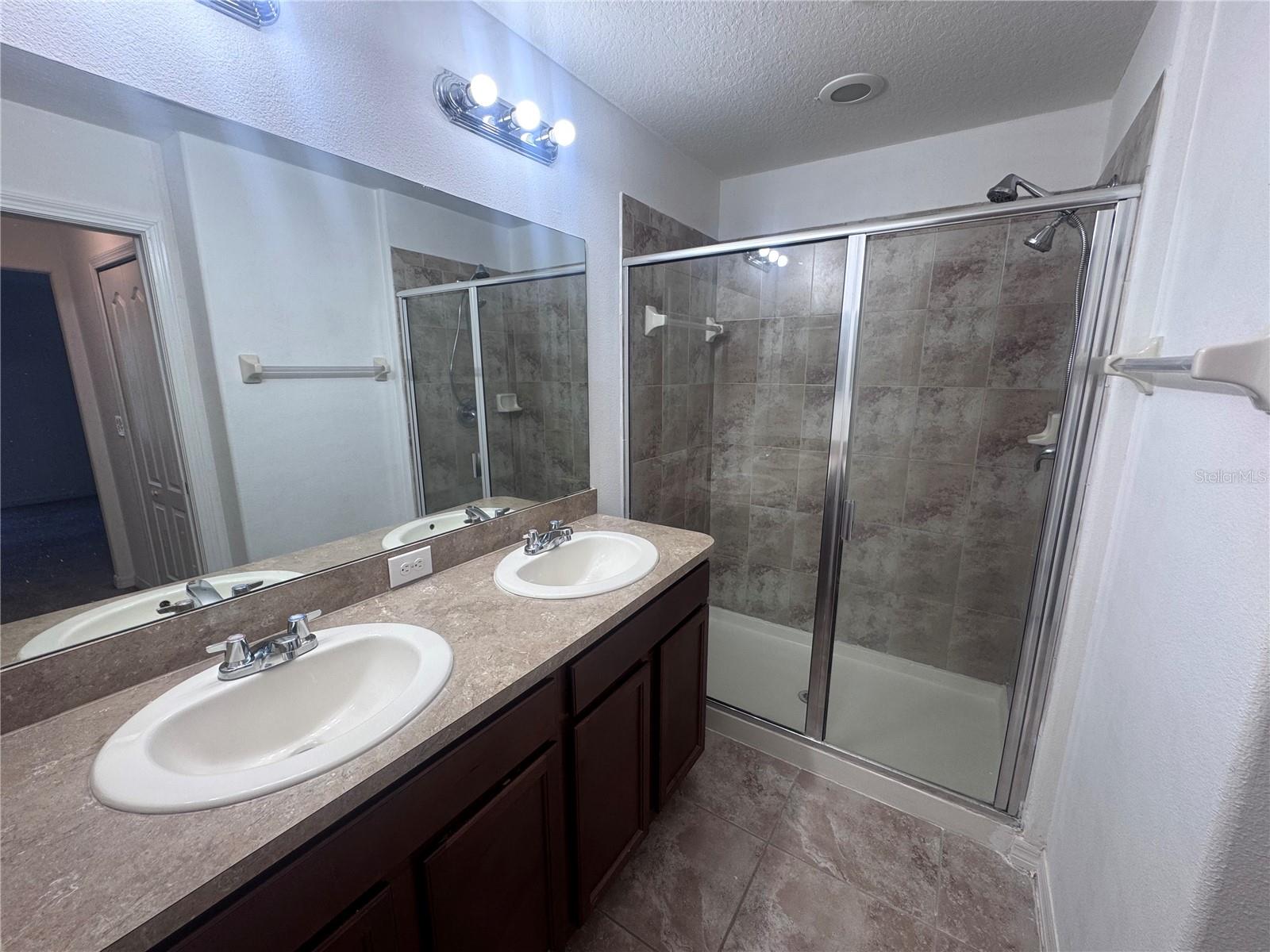 WYNDHAM LAKES ESTATES - Residential