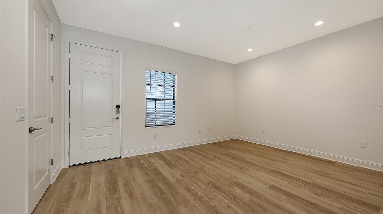 2158 BAMBOO PALM COVE
