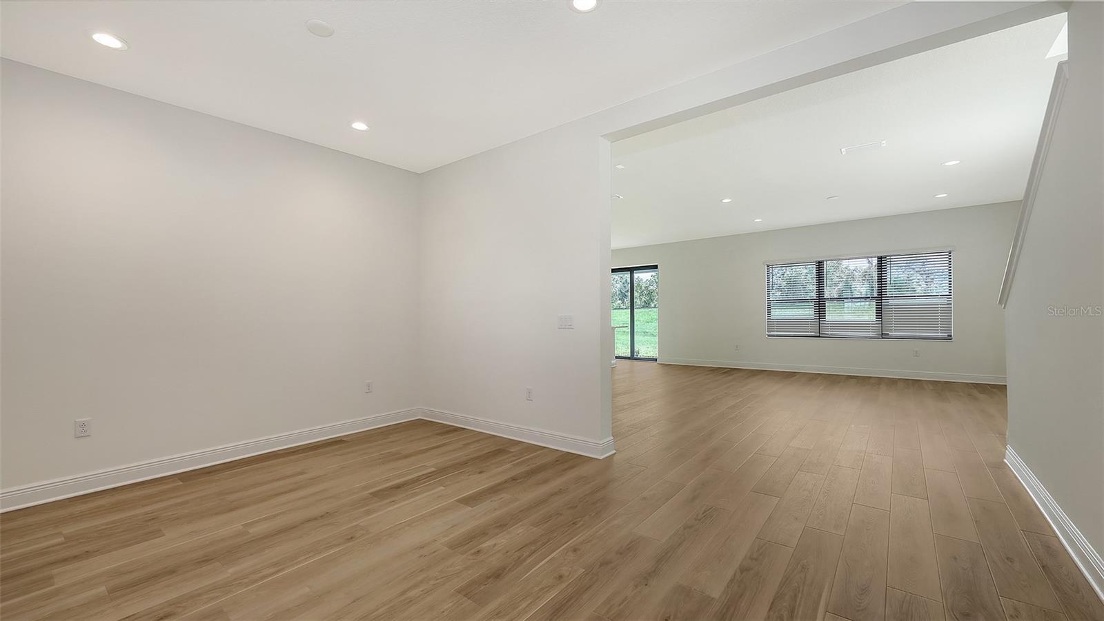 2158 BAMBOO PALM COVE