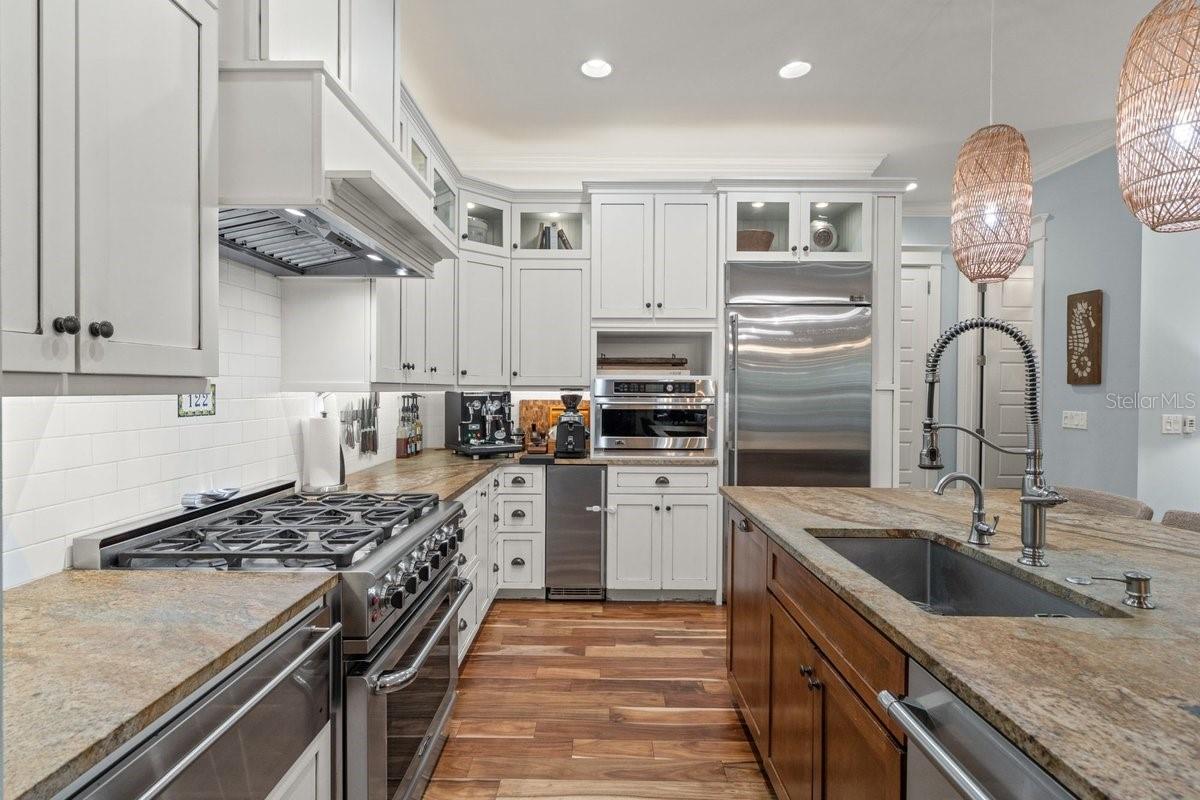 N HASTYS PONCE PARK - Residential