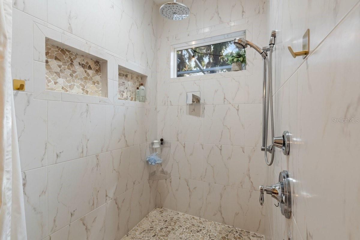 N HASTYS PONCE PARK - Residential