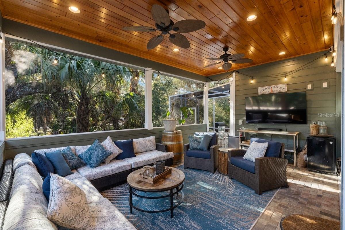 N HASTYS PONCE PARK - Residential