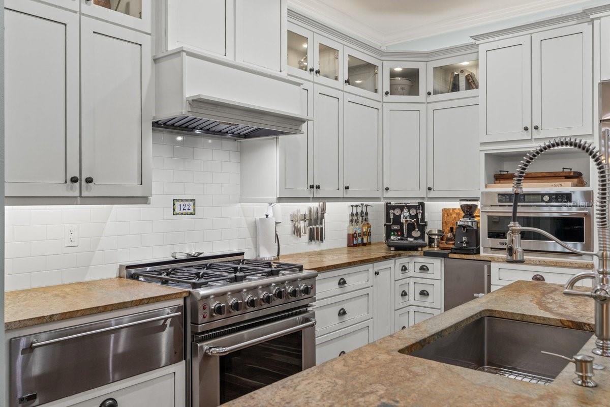 N HASTYS PONCE PARK - Residential