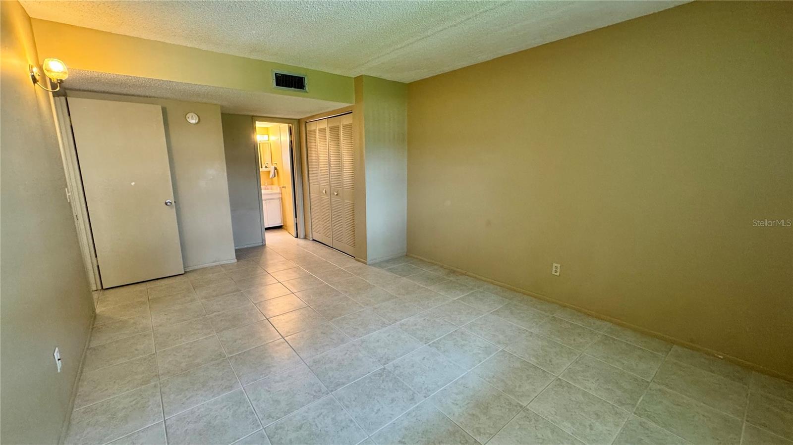 TAVARES LAKEVIEW CONDO - Residential