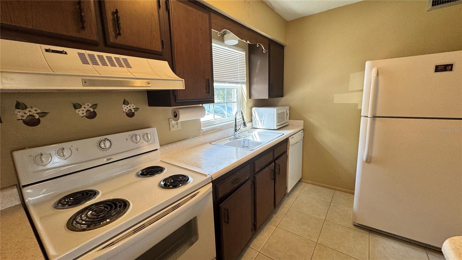 TAVARES LAKEVIEW CONDO - Residential