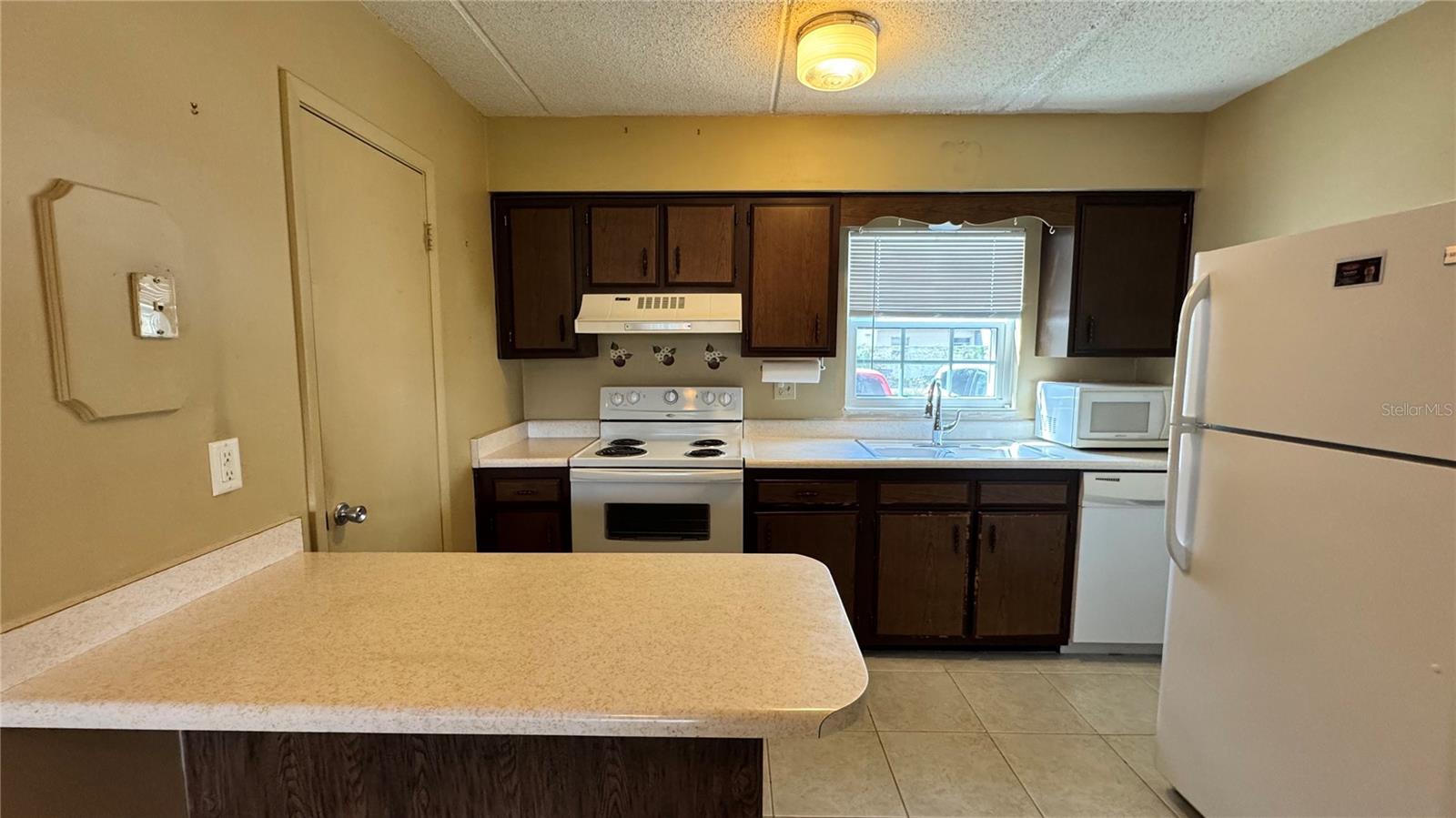 TAVARES LAKEVIEW CONDO - Residential