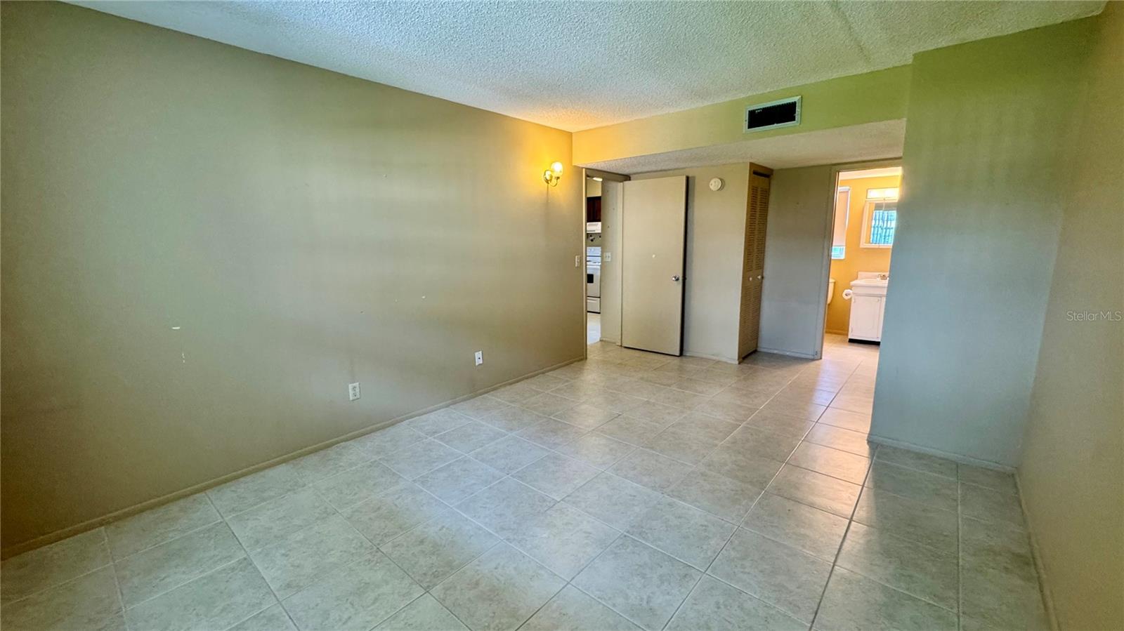 TAVARES LAKEVIEW CONDO - Residential