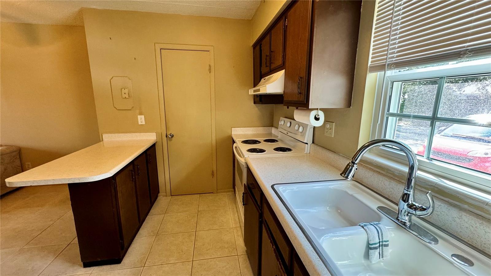 TAVARES LAKEVIEW CONDO - Residential
