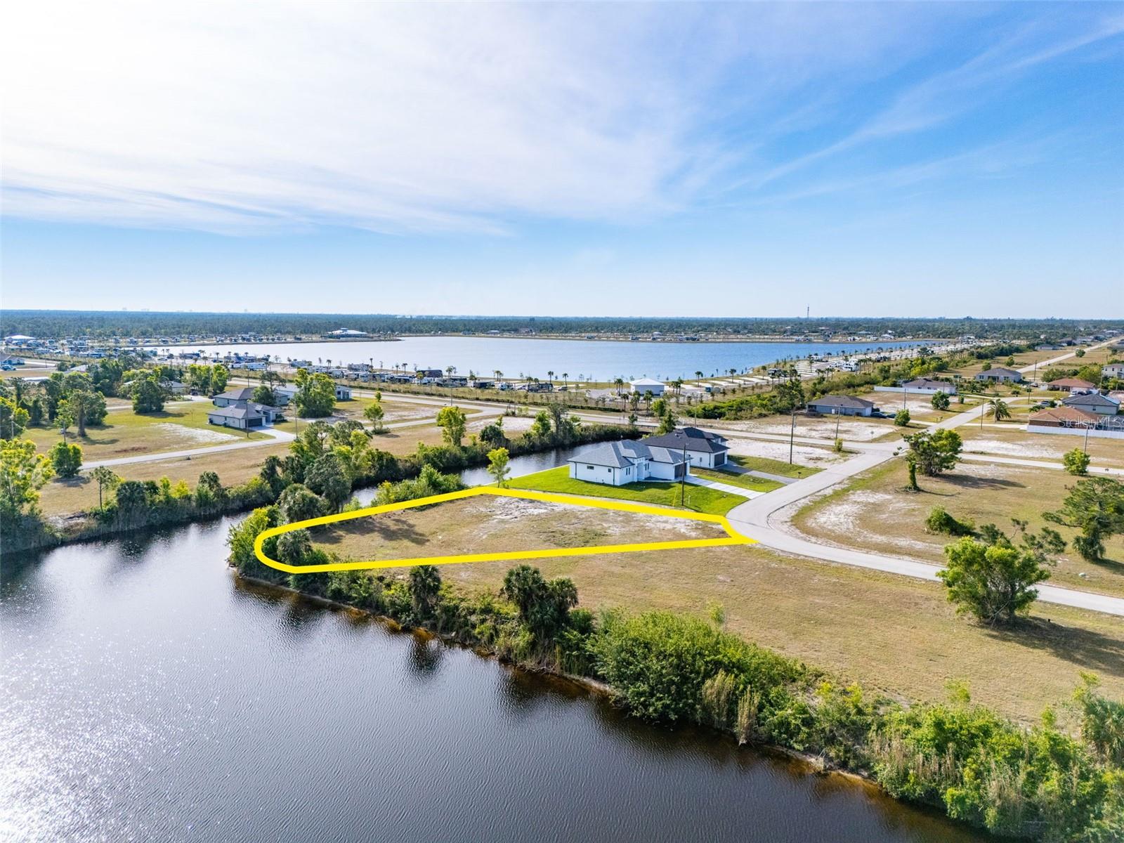 CAPE CORAL - Land