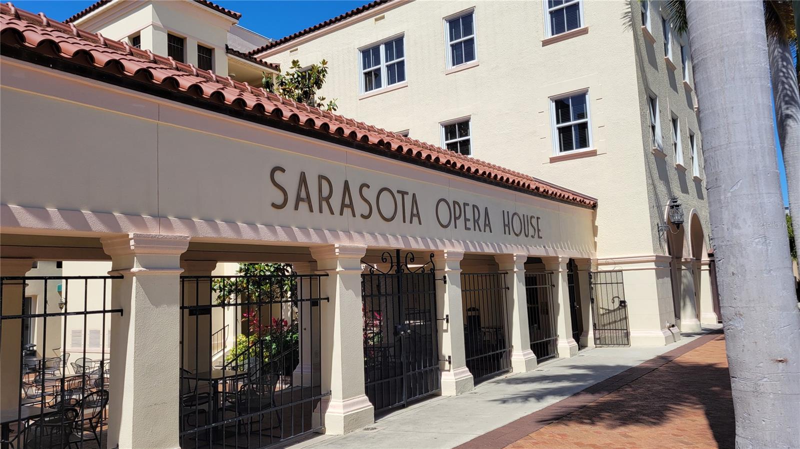 PLAZA AT 05 POINTS RESIDENCES - Residential Lease